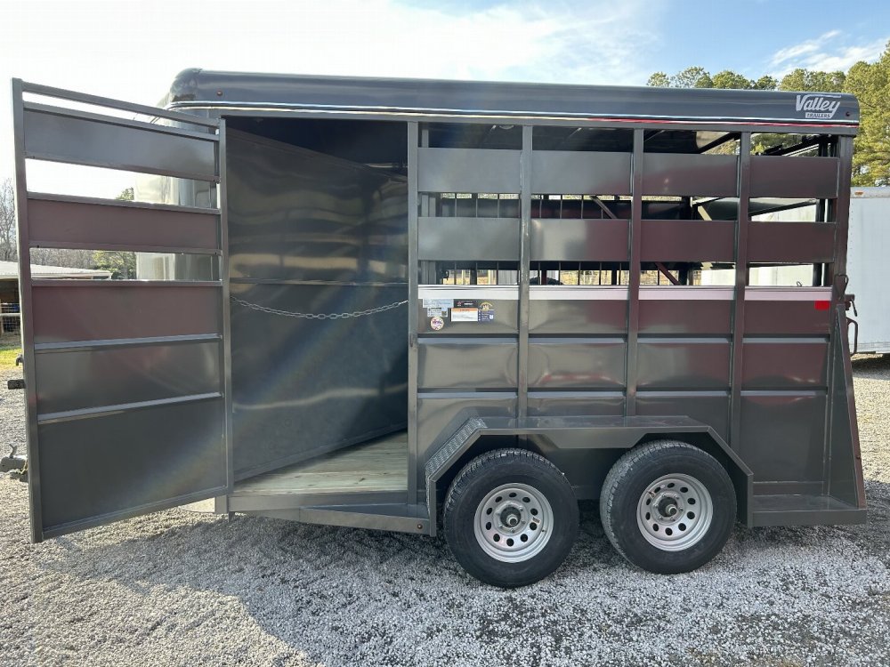 2025 Valley Trailers 2800 2-Horse Trailer