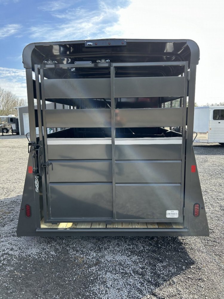 2025 Valley Trailers 2800 2-Horse Trailer