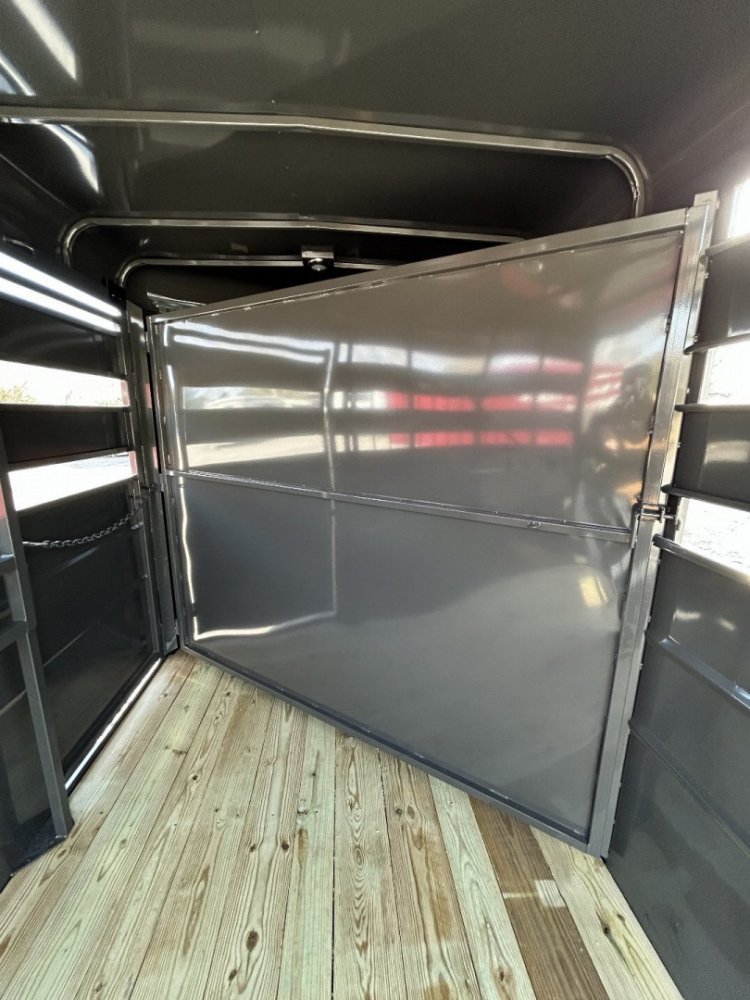 2025 Valley Trailers 2800 2-Horse Trailer