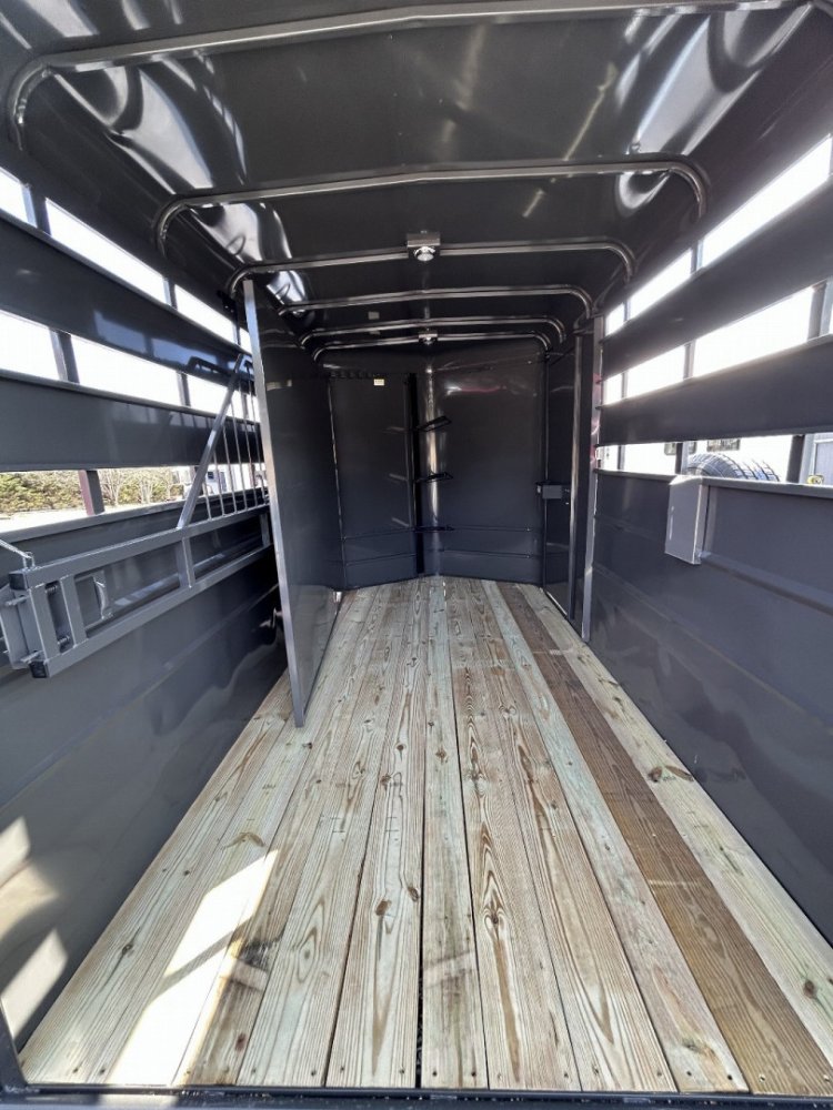 2025 Valley Trailers 2800 2-Horse Trailer