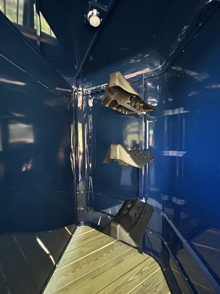 2026 Valley Trailers 3800 Hybrid 3-Horse Bumper Pull Slant