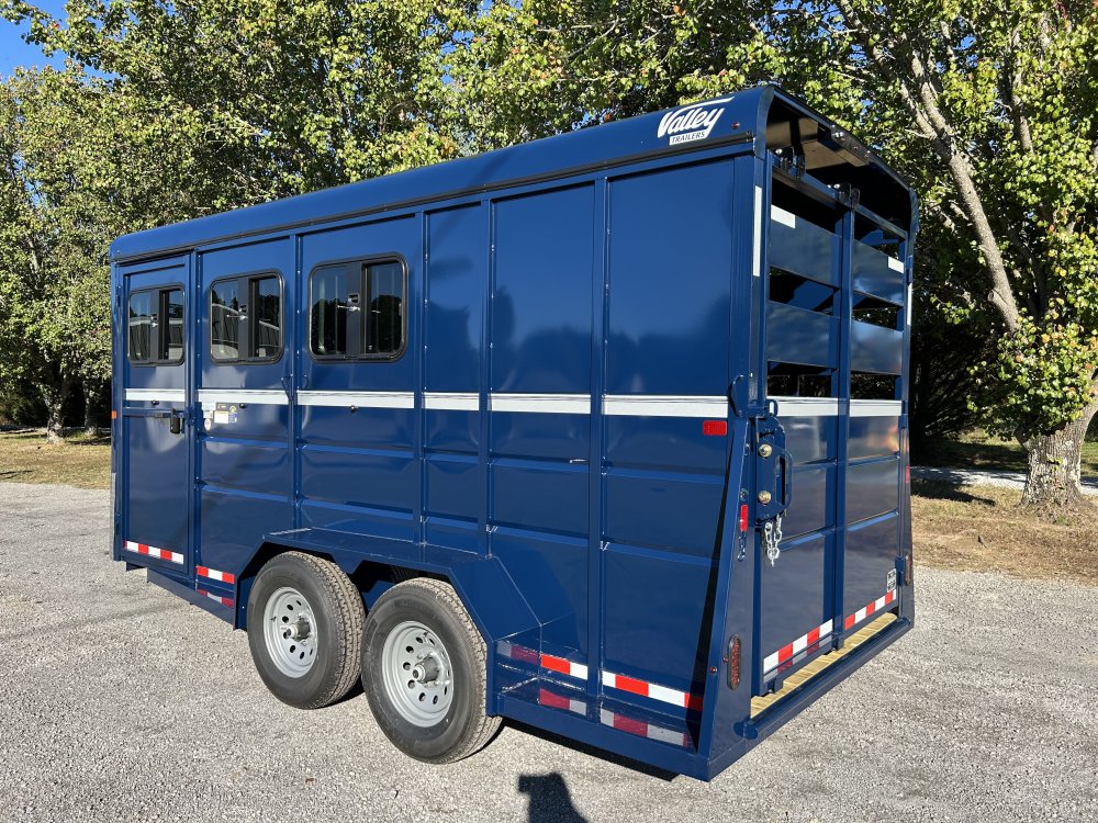 2026 Valley Trailers 3800 Hybrid 3-Horse Bumper Pull Slant
