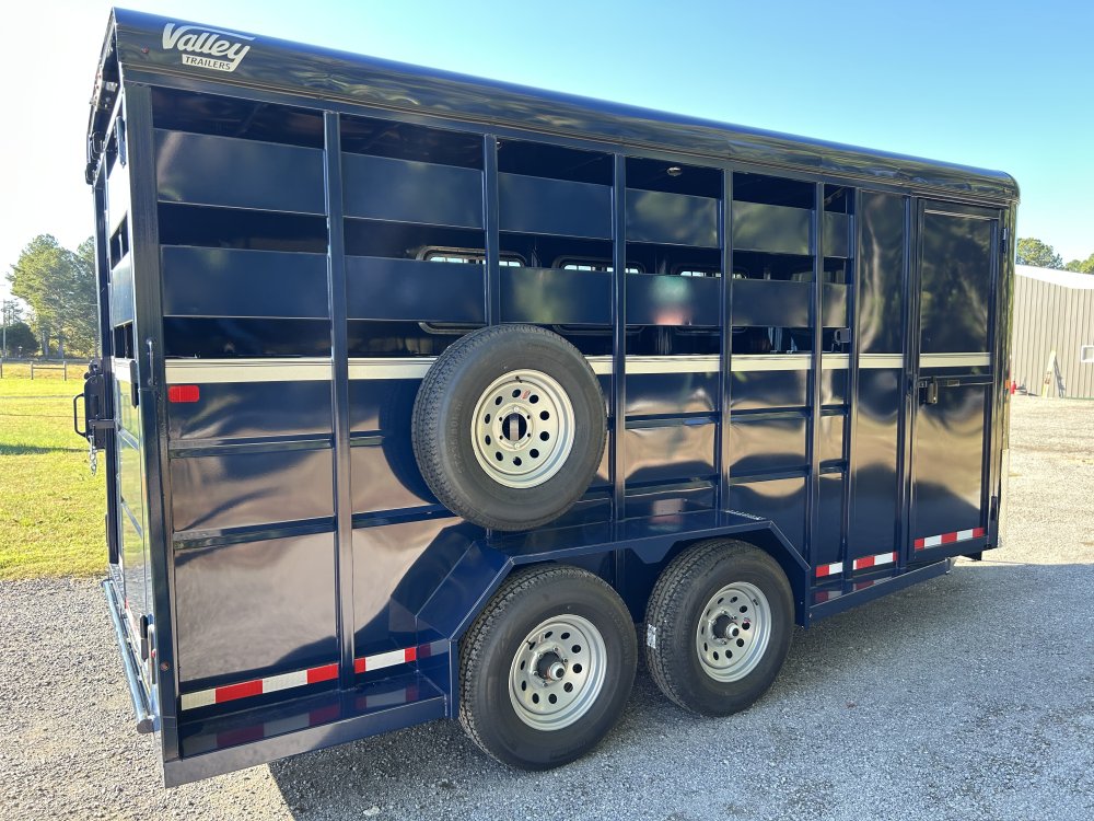 2026 Valley Trailers 3800 Hybrid 3-Horse Bumper Pull Slant