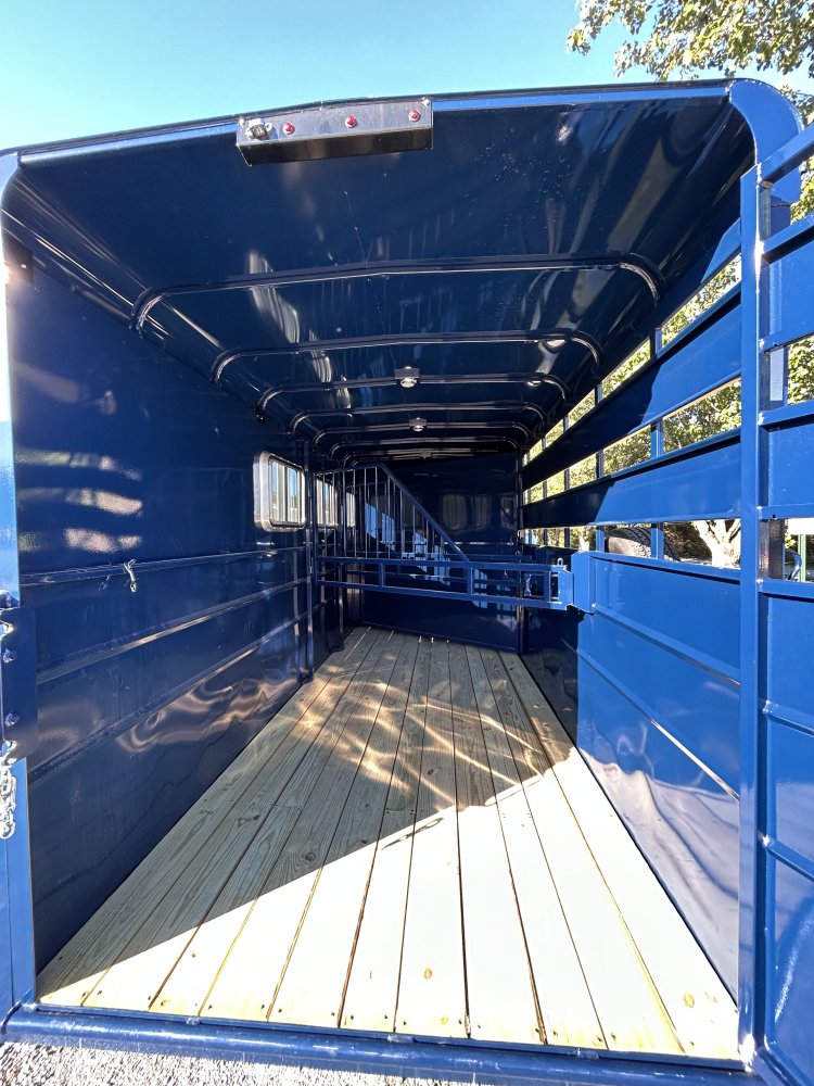 2026 Valley Trailers 3800 Hybrid 3-Horse Bumper Pull Slant