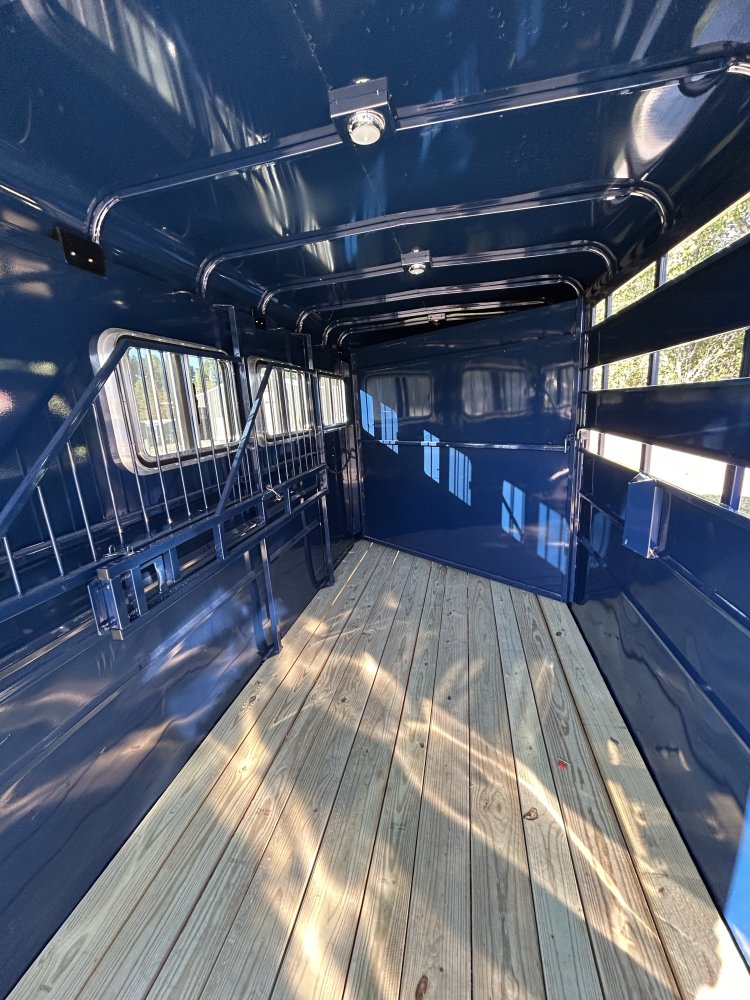 2026 Valley Trailers 3800 Hybrid 3-Horse Bumper Pull Slant