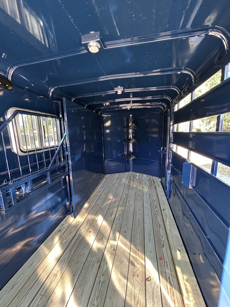 2026 Valley Trailers 3800 Hybrid 3-Horse Bumper Pull Slant