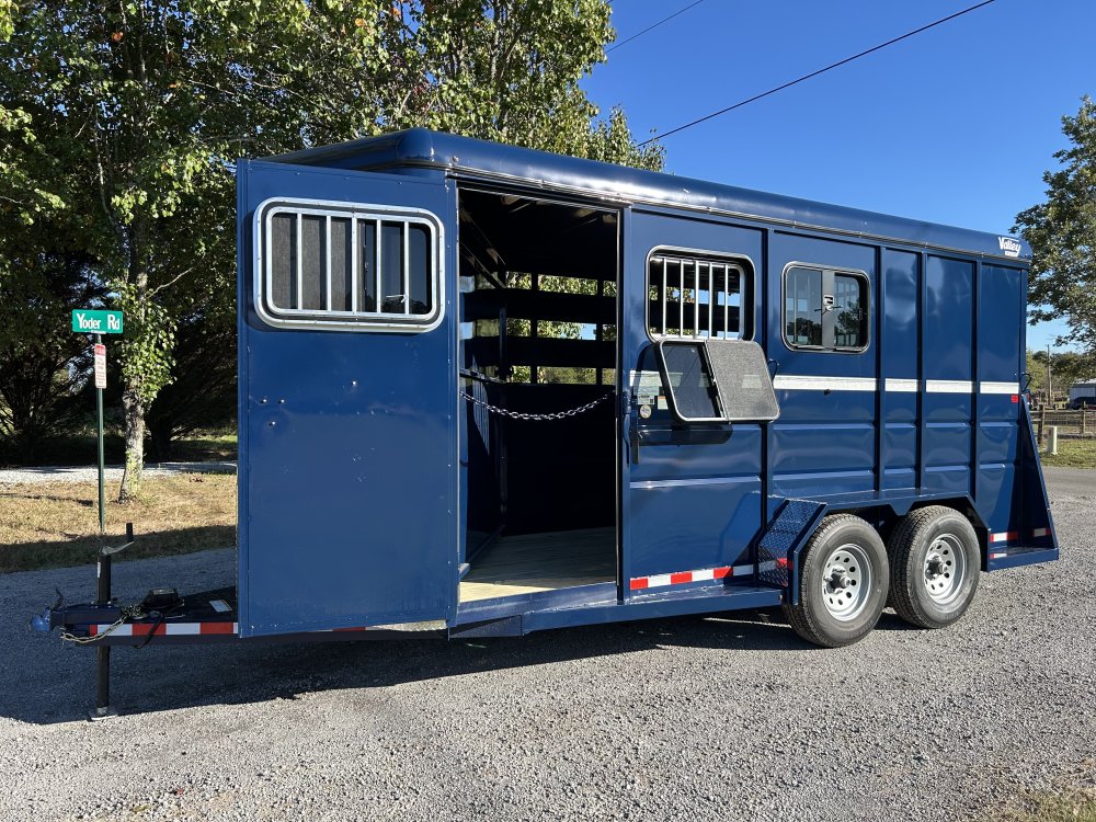 2026 Valley Trailers 3800 Hybrid 3-Horse Bumper Pull Slant
