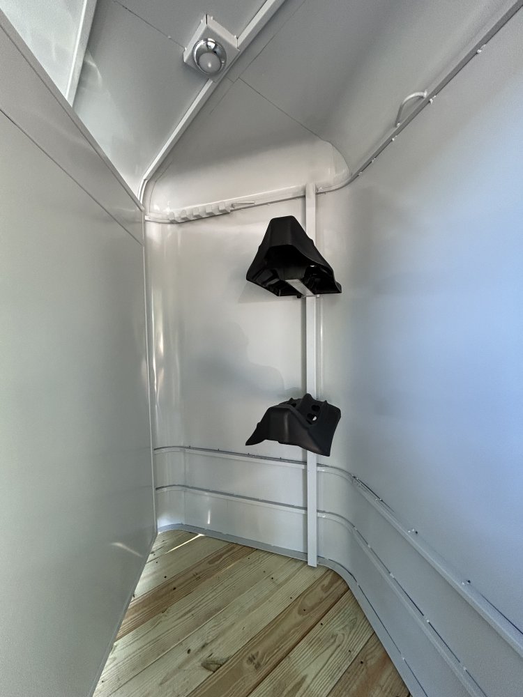 2026 Valley Trailers 2800 Hybrid 2-Horse Bumper Pull Slant