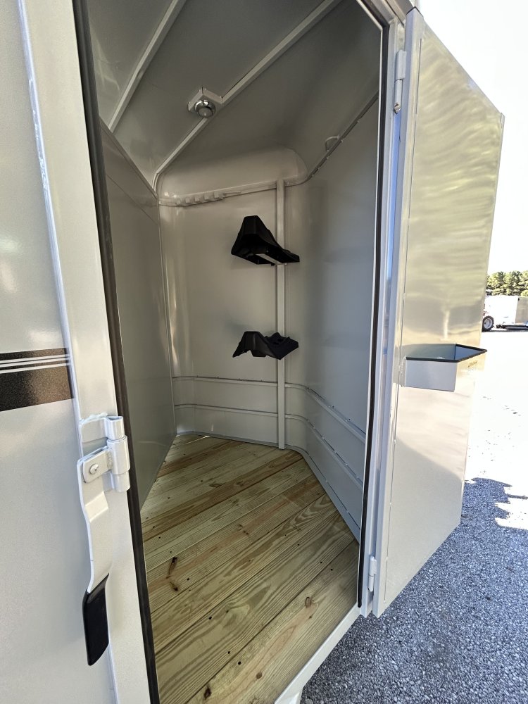 2026 Valley Trailers 2800 Hybrid 2-Horse Bumper Pull Slant