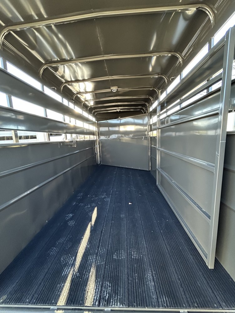 2026 Valley 6' 8"x18' Livestock Trailer