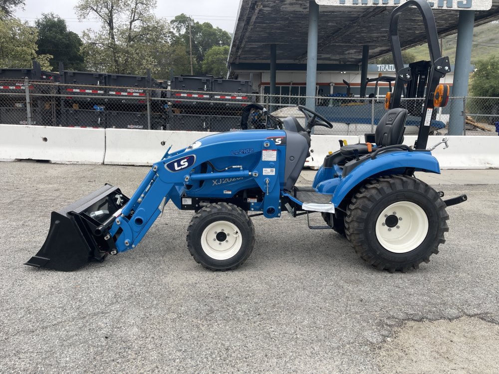 x LS LS Tractor Tractor