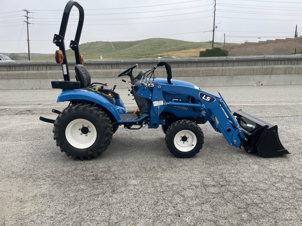 x LS LS Tractor Tractor