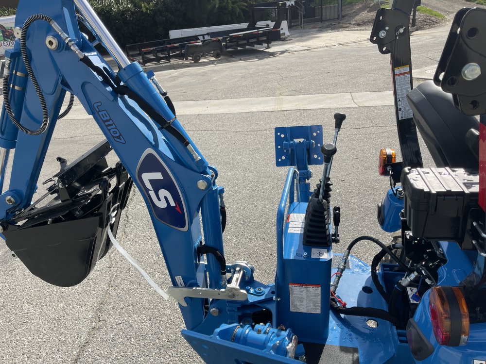 2025 LS MT125HST Tractor