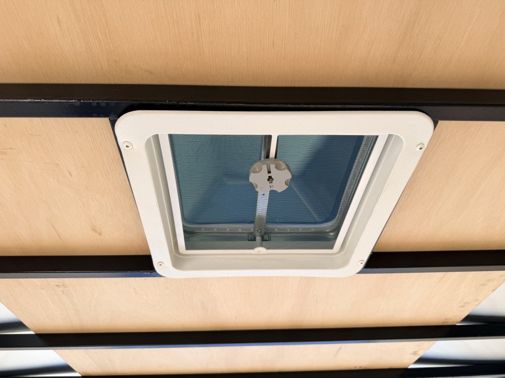 8.5'x24' Look Enclosed Car Hauler