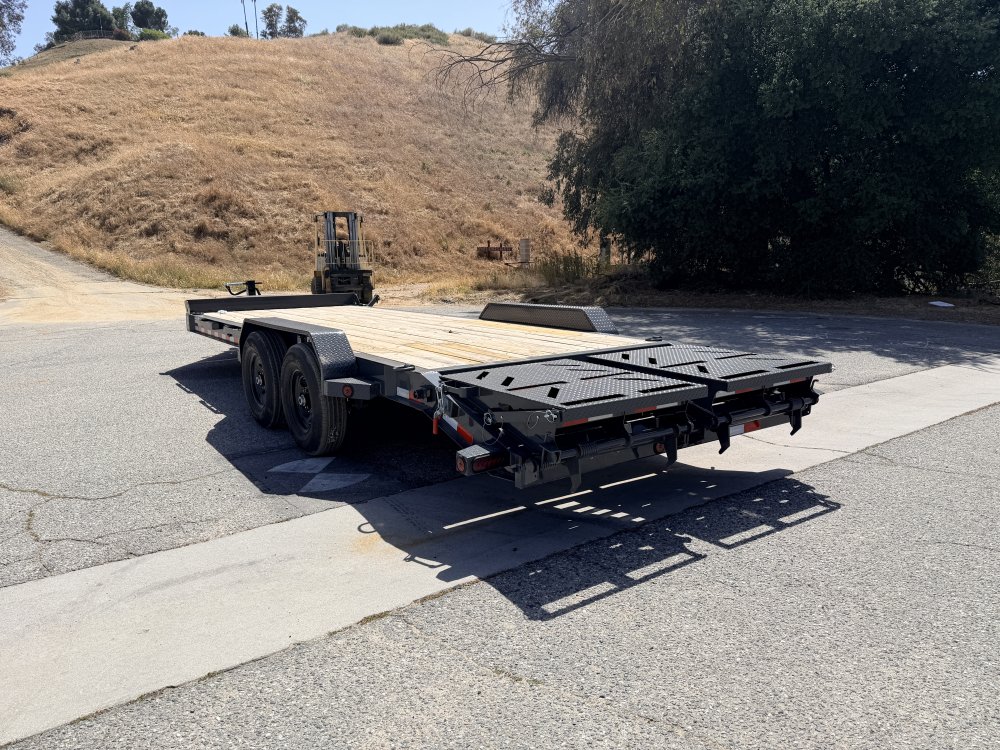 83"x22' IronBull Equipment Trailer