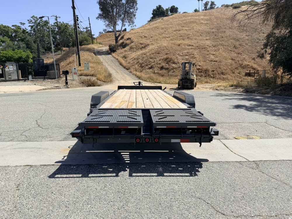 83"x22' IronBull Equipment Trailer