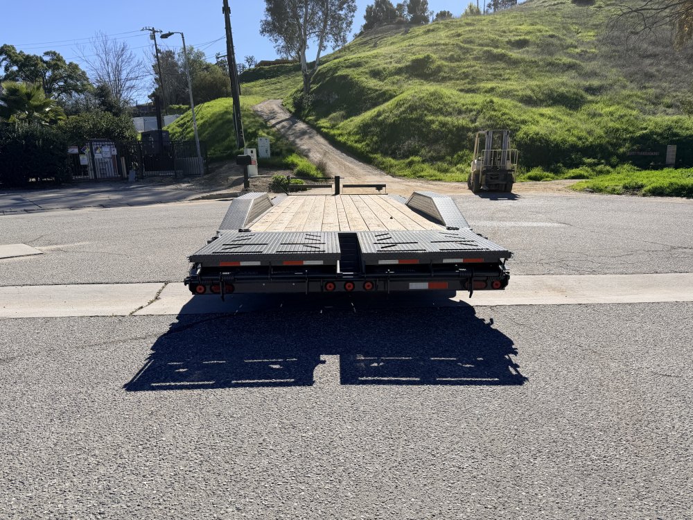 102"x22' IronBull Equipment Trailer