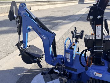 x LS LS Tractor Tractor