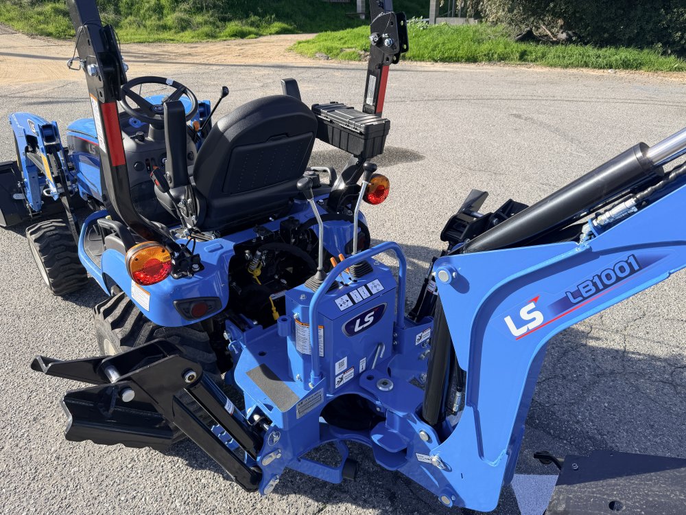 x LS LS Tractor Tractor