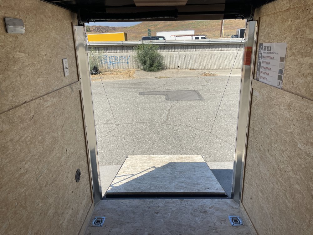 5'x8' Look Enclosed Cargo