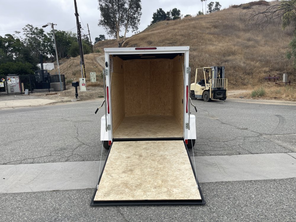 5'x8' Look Enclosed Cargo