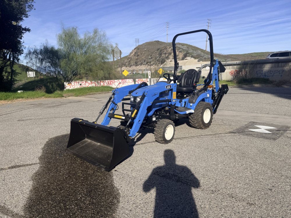 x LS LS Tractor Tractor