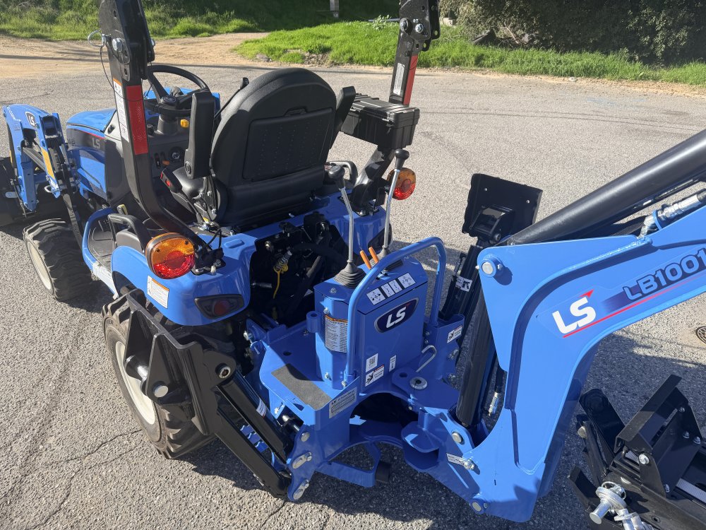 x LS LS Tractor Tractor