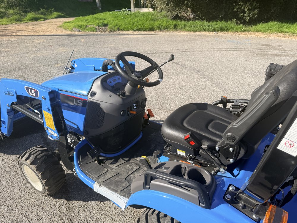 x LS LS Tractor Tractor