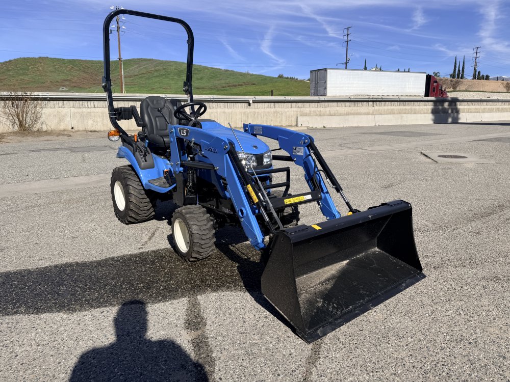 x LS LS Tractor Tractor