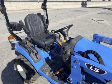 x LS LS Tractor Tractor
