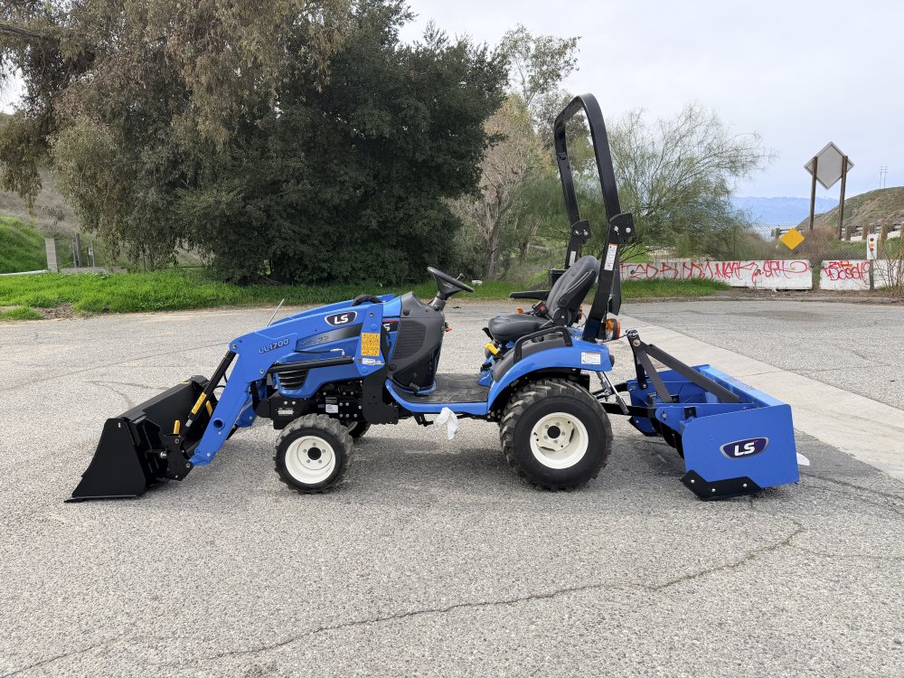 x LS LS Tractor Tractor