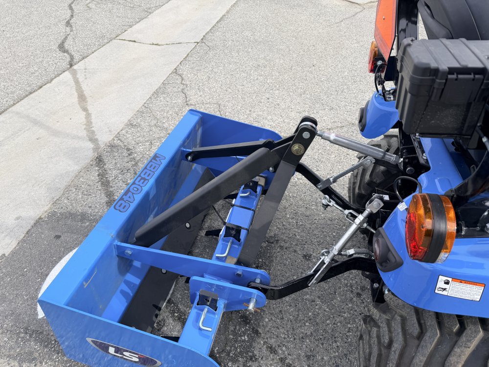 x LS LS Tractor Tractor