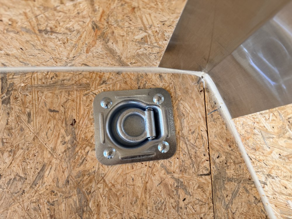 7'x12' Look Enclosed Cargo