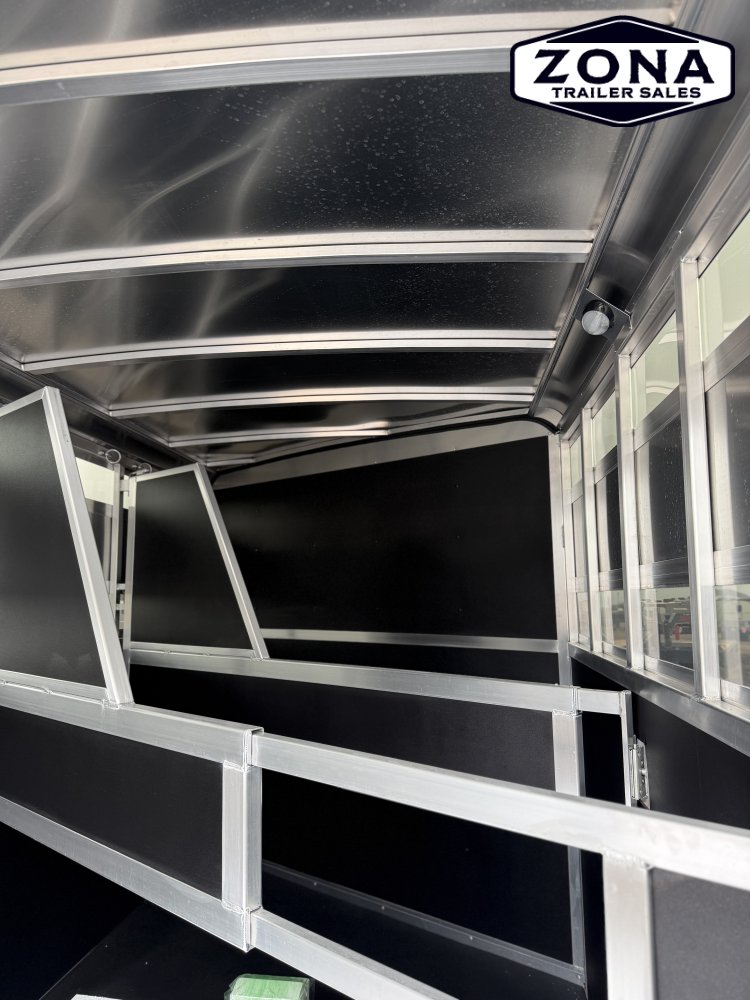 2026 Shadow 3 Horse - Open Sides w/ Plexiglass - Warmblood size