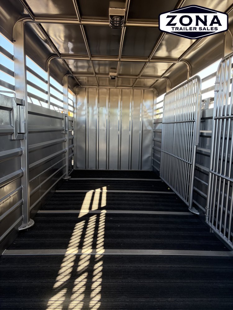 GR Trailer 6'8"X24' 14K Gooseneck Stock Trailer