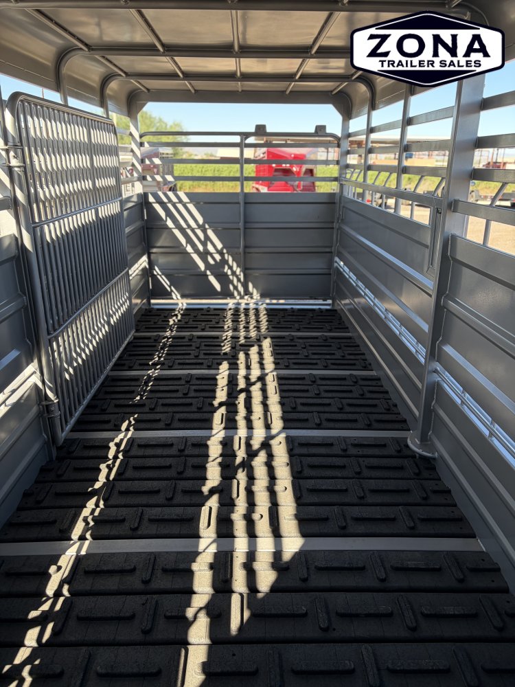 GR Trailer 6'8"X20' 14K Gooseneck Stock Trailer