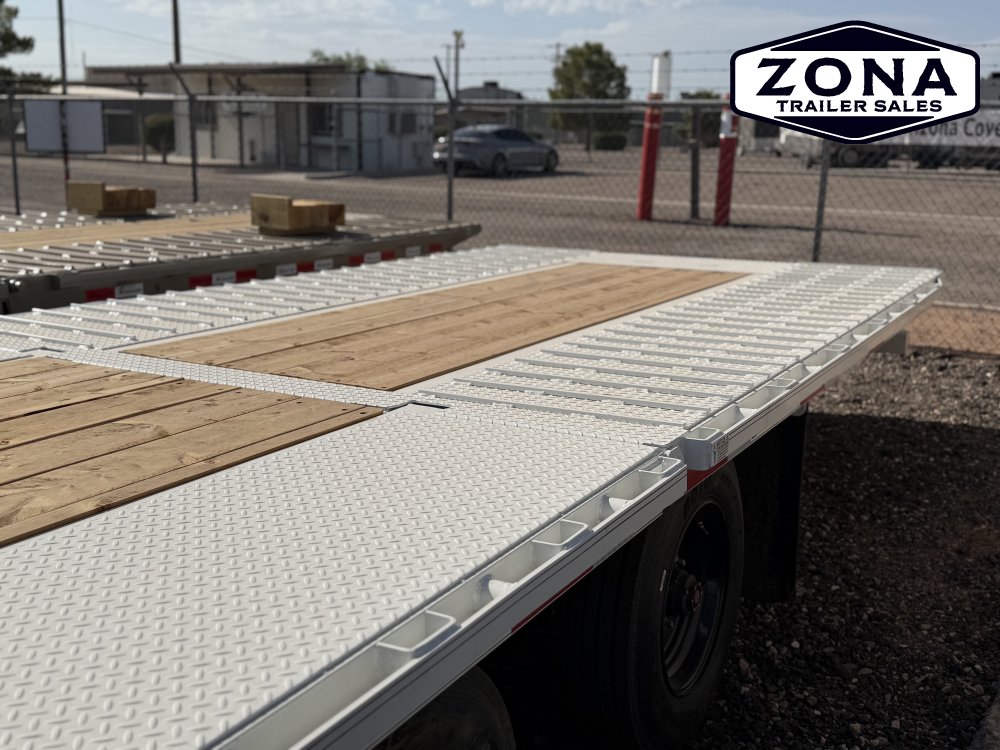 Hydraulic Dovetail - 2027 DOUBLE A GHB208 32ft - 10k Super Single - 25k GVWR - Hydraulic Jacks