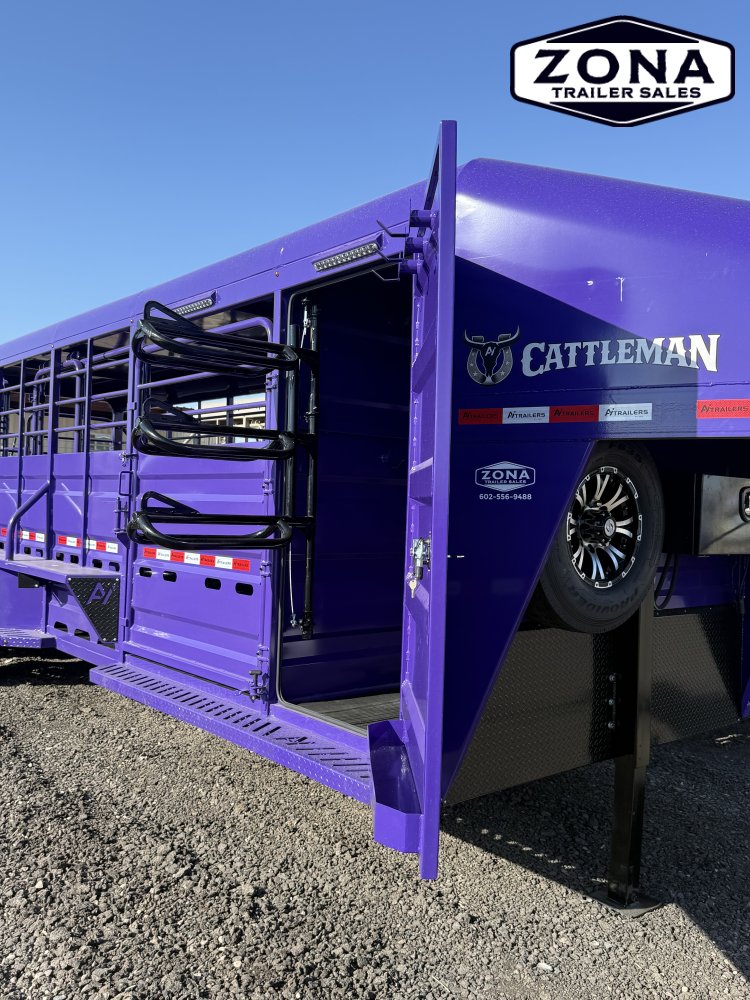 2027 Cattleman 24Ft Stock Combo - Rubber Plank Floor - Hydraulic Jack - 8k Axles