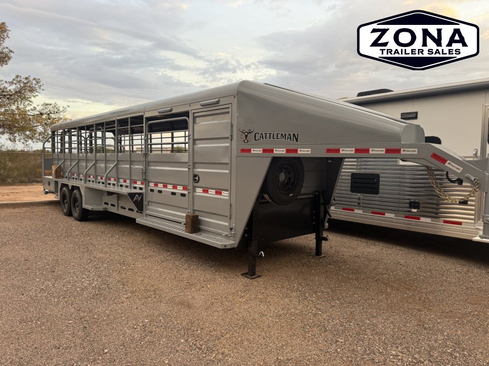2027 Cattleman 28Ft Stock Combo - Rubber Plank Floor - Swing out Saddle Racks - 8k Axles