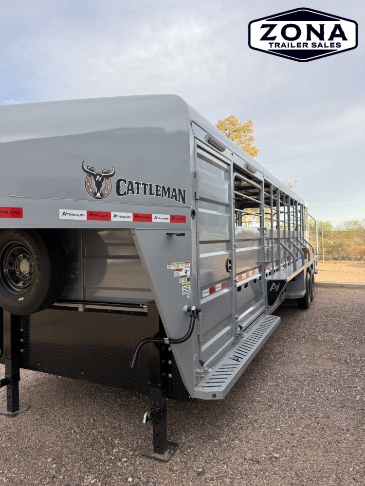 2027 Cattleman 28Ft Stock Combo - Rubber Plank Floor - Swing out Saddle Racks - 8k Axles