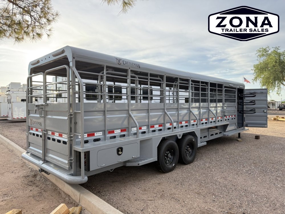 2027 Cattleman 28Ft Stock Combo - Rubber Plank Floor - Swing out Saddle Racks - 8k Axles