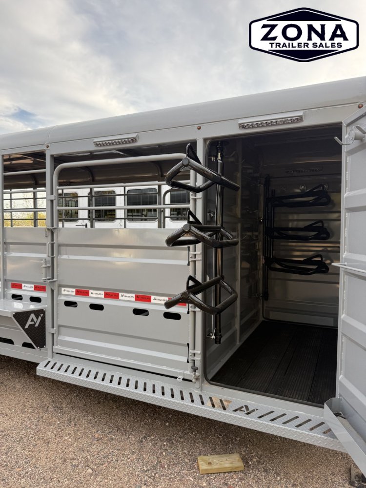 2027 Cattleman 28Ft Stock Combo - Rubber Plank Floor - Swing out Saddle Racks - 8k Axles
