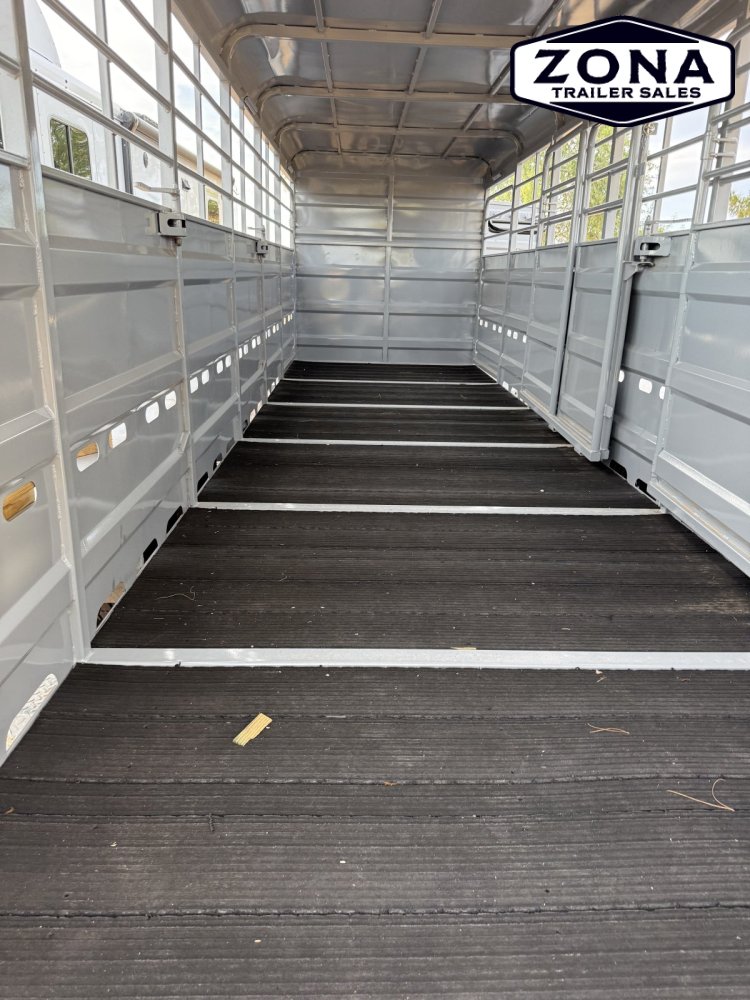 2027 Cattleman 28Ft Stock Combo - Rubber Plank Floor - Swing out Saddle Racks - 8k Axles