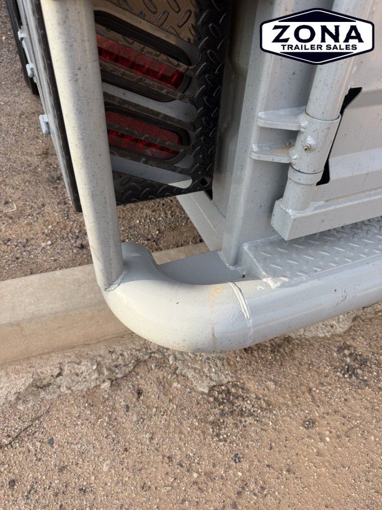 2027 Cattleman 28Ft Stock Combo - Rubber Plank Floor - Swing out Saddle Racks - 8k Axles