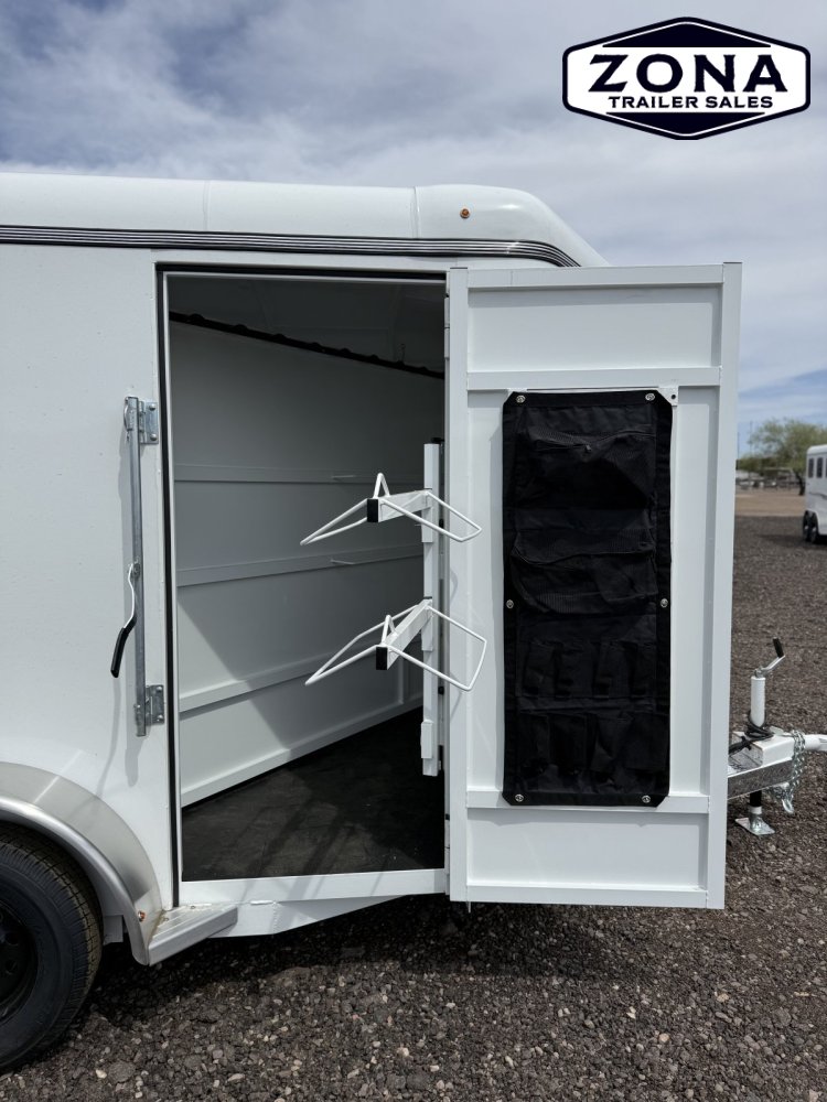 2026 THURO-BILT 2H SLANT - EXTRA STALL LENGTH - SWINGING TACK WALL
