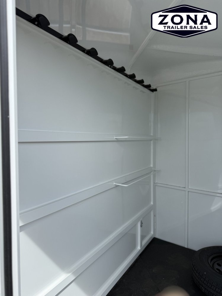 2026 THURO-BILT 2H SLANT - EXTRA STALL LENGTH - SWINGING TACK WALL