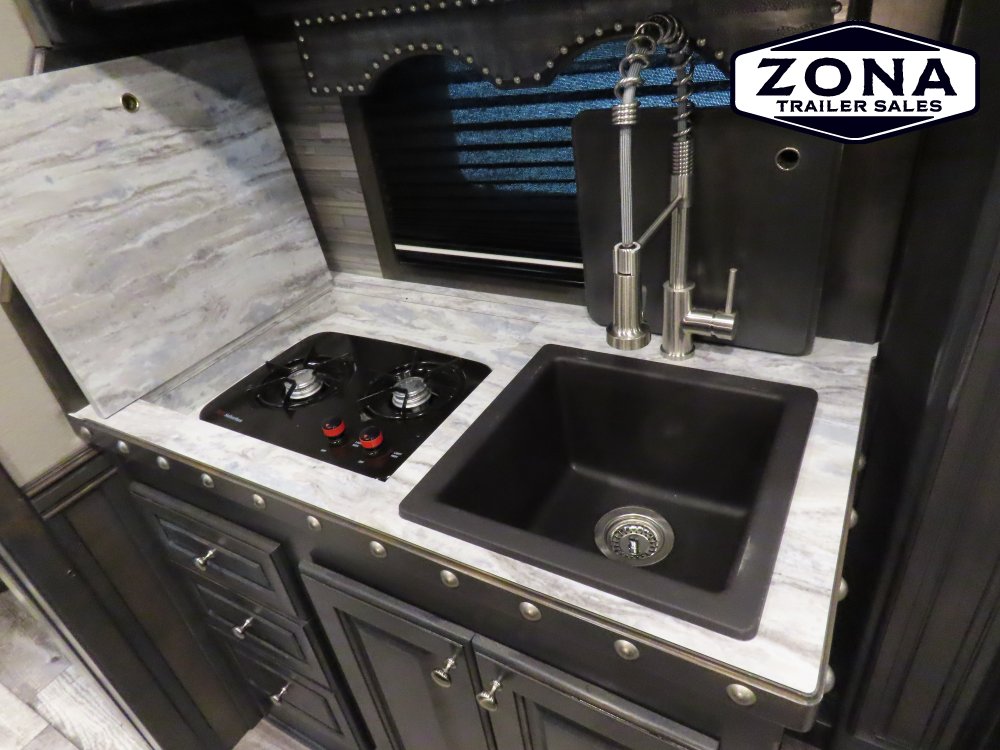 2025 Twister Trailer 4H 15'6 SW Side Load