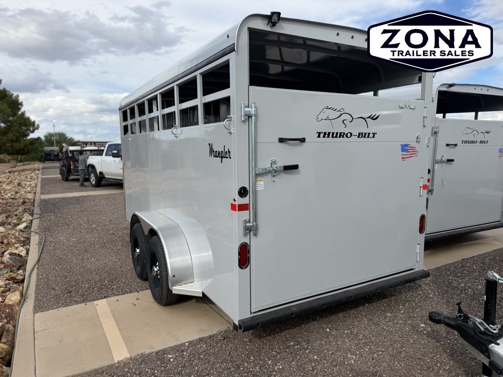 2026 THURO-BILT 3H SLANT - EXTRA STALL LENGTH - Padded Dividers - Swing out saddle rack