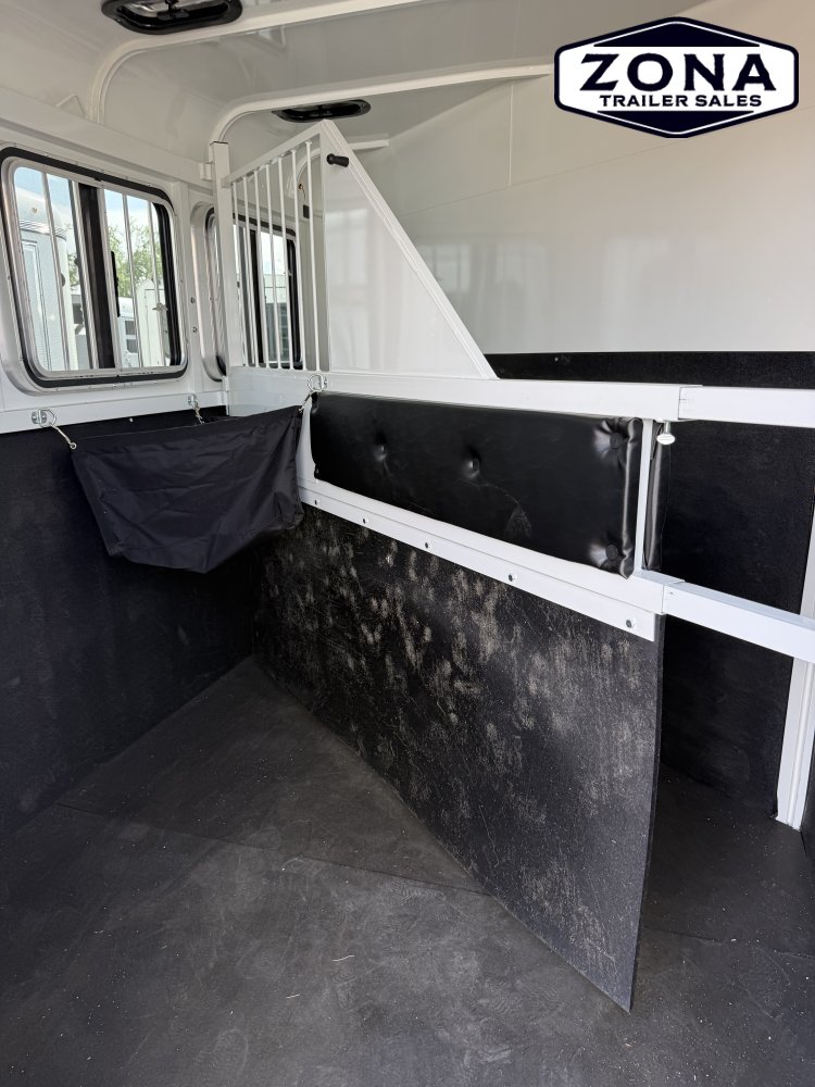 2026 Thuro-Bilt RENEGADE 2 Horse - Extra Stall Length