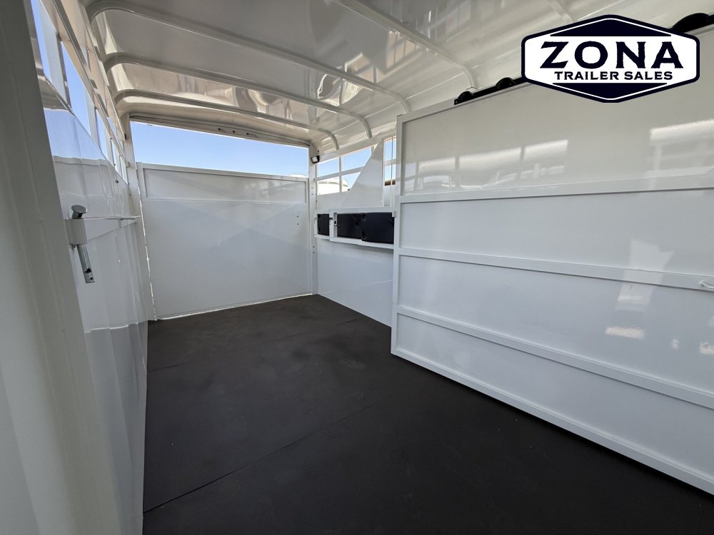 2027 THURO-BILT 3H SLANT - EXTRA STALL LENGTH - SWINGING TACK WALL
